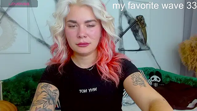 Snapshot of lada_love chatting on October 2025 01:53:04 PM lada love online show from October 2025 01:53:04 PM