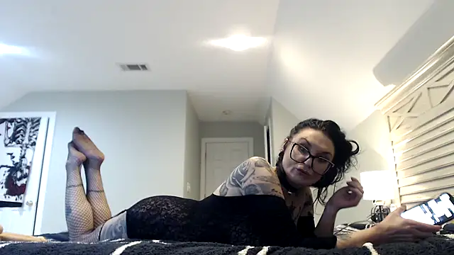 Holyplastic online show from November 2025 09:41:01 PM