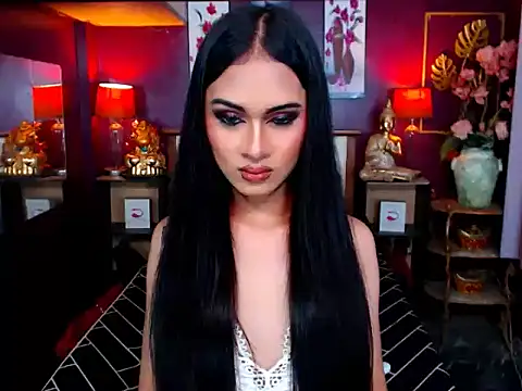 Plastique PATRICIA online show from March 2026 08:37:02 AM