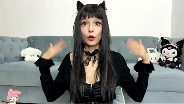 Snapshot of YunaBlossomy chatting on November 2025 10:19:02 AM YunaBlossomy online show from November 2025 10:19:02 AM