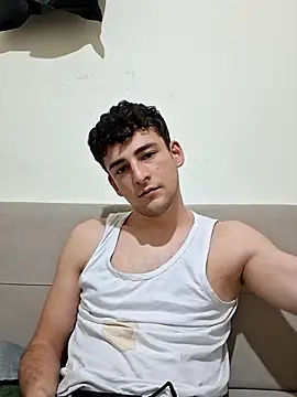 yasinesra757  online show from May 2026 10:37:02 PM