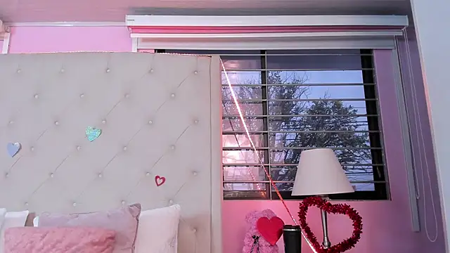 scarlett leblanc  online show from February 2026 12:05:02 PM