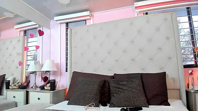 scarlett leblanc  online show from May 2026 02:05:01 PM