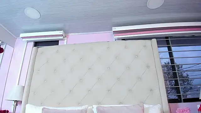 scarlett leblanc  online show from February 2026 11:43:02 AM