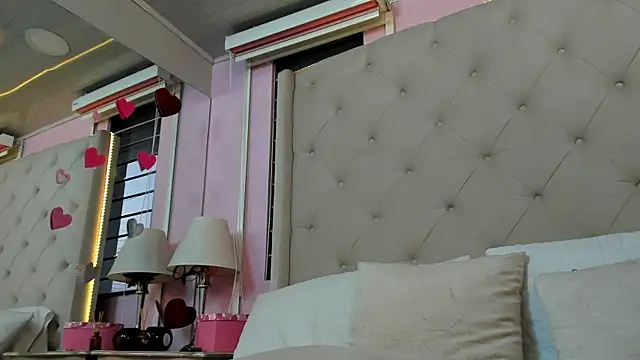scarlett leblanc  online show from July 2026 12:02:01 PM