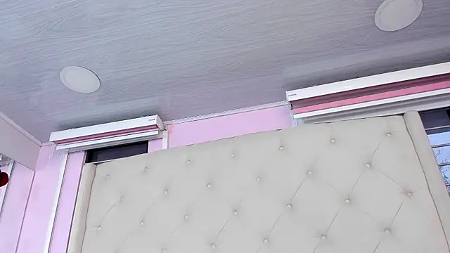 scarlett leblanc  online show from March 2026 11:47:01 AM