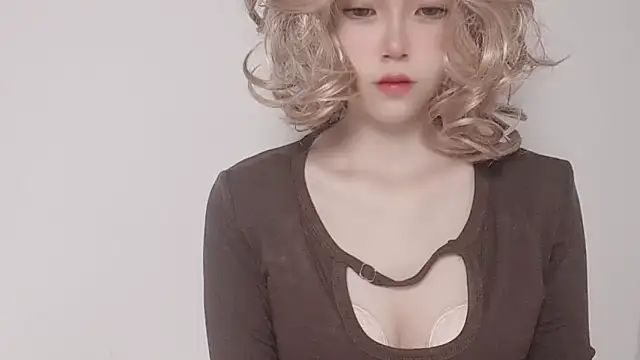 JuliaNoir online show from March 2026 10:10:02 AM