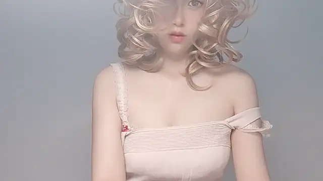JuliaNoir online show from May 2026 03:19:01 AM