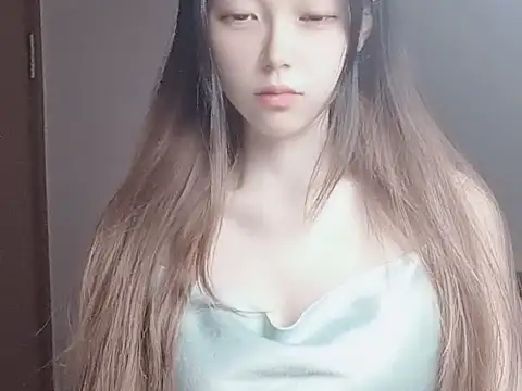 JuliaNoir online show from November 2025 06:07:02 AM