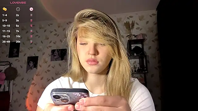 Snapshot of OrethaEredia chatting on November 2025 03:06:02 PM OrethaEredia online show from November 2025 03:06:02 PM