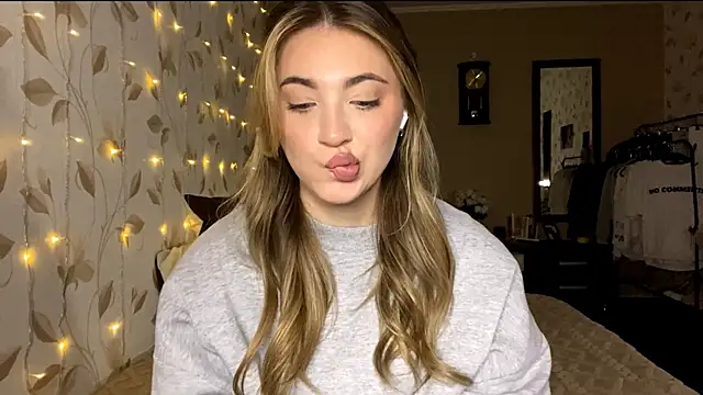 OrethaEredia online show from December 2025 05:03:01 PM