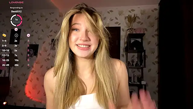 Snapshot of OrethaEredia chatting on November 2025 03:48:02 PM OrethaEredia online show from November 2025 03:48:02 PM