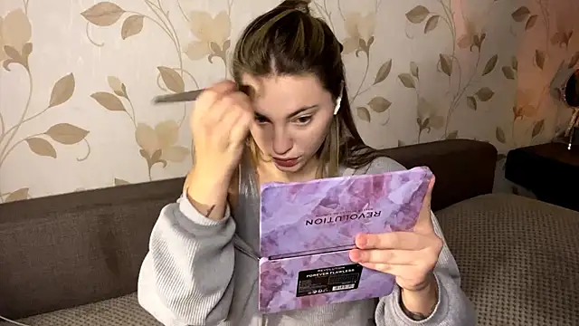 Snapshot of OrethaEredia chatting on December 2025 05:25:01 PM OrethaEredia online show from December 2025 05:25:01 PM