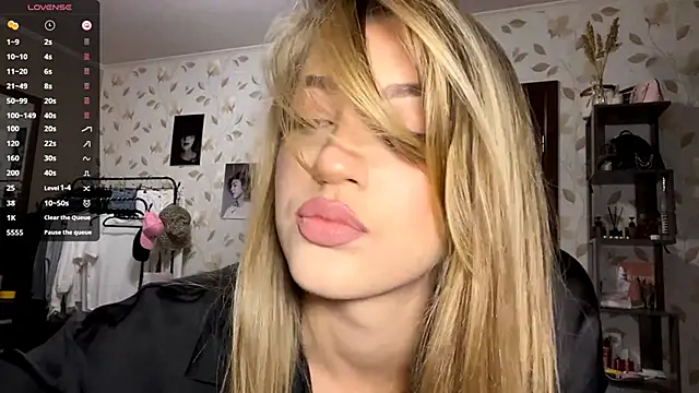 Snapshot of OrethaEredia chatting on November 2025 04:11:02 PM OrethaEredia online show from November 2025 04:11:02 PM