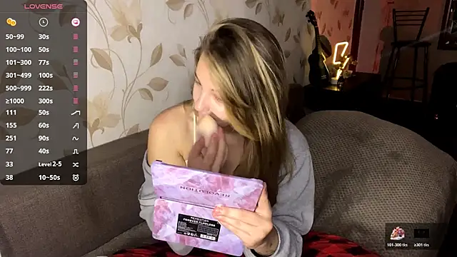 Snapshot of OrethaEredia chatting on December 2025 05:34:02 PM OrethaEredia online show from December 2025 05:34:02 PM