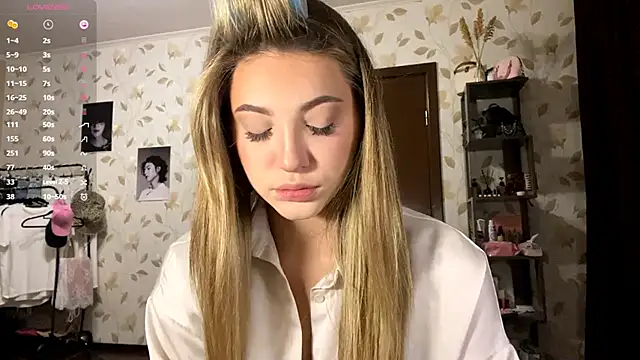 Snapshot of OrethaEredia chatting on November 2025 03:15:01 PM OrethaEredia online show from November 2025 03:15:01 PM