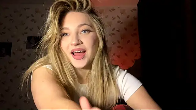 Snapshot of OrethaEredia chatting on November 2025 03:27:02 PM OrethaEredia online show from November 2025 03:27:02 PM