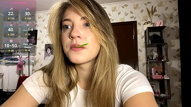 Snapshot of OrethaEredia chatting on November 2025 04:18:02 PM OrethaEredia online show from November 2025 04:18:02 PM