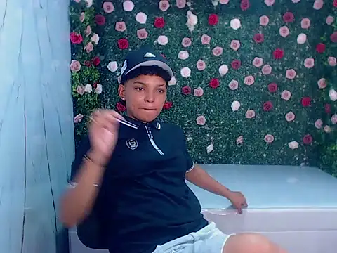 Snapshot of stormi_rouse18 chatting on October 2025 03:20:01 PM stormi rouse18 online show from October 2025 03:20:01 PM