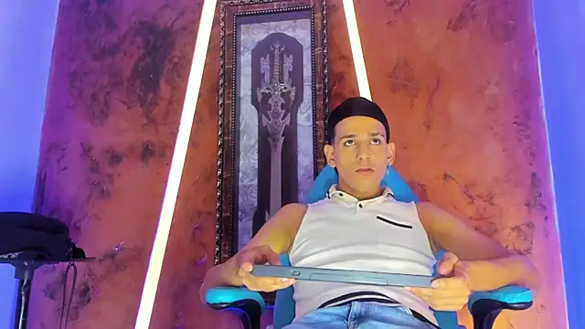 Snapshot of noah_deluxe chatting on October 2025 01:08:01 PM noah deluxe online show from October 2025 01:08:01 PM