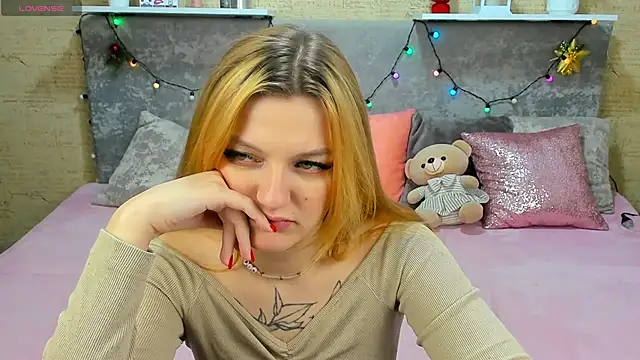 AnnaXPeach online show from November 2025 01:17:01 AM