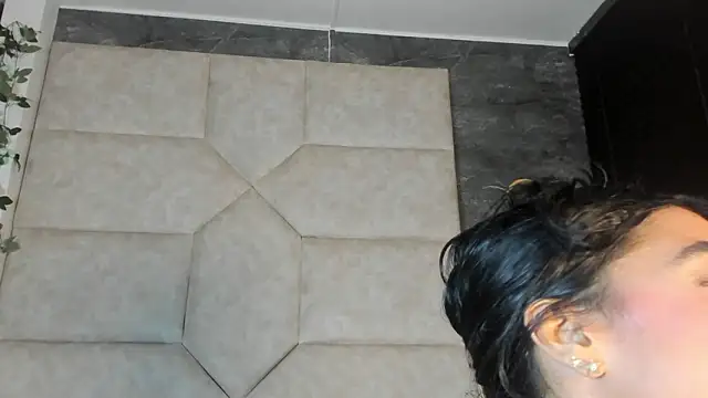 Liia Leens online show from February 2026 04:02:02 AM