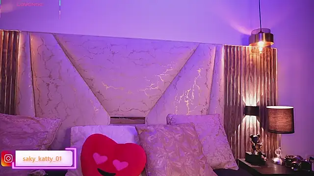 Kat Saky online show from April 2026 11:42:02 PM