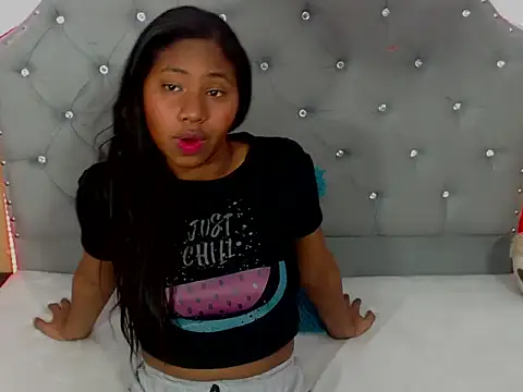 valentinavega18x online show from November 2025 04:40:02 AM