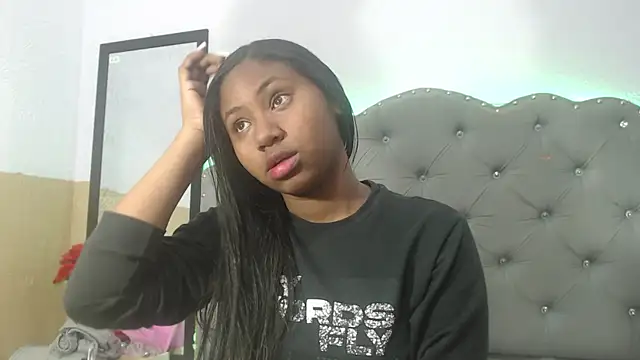 valentinavega18x online show from December 2025 04:03:01 AM