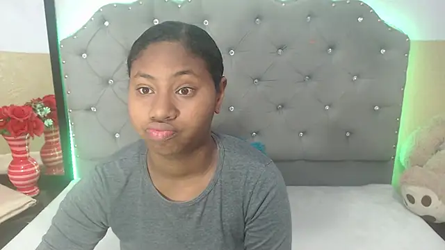 valentinavega18x online show from November 2025 04:33:02 AM