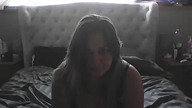 Snapshot of wetbox2 chatting on October 2025 11:51:02 AM wetbox2 online show from October 2025 11:51:02 AM