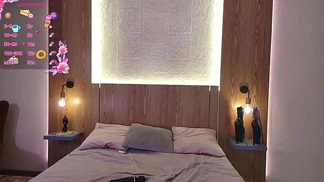 Snapshot of Nicolle_moors chatting on December 2025 03:44:02 PM Nicolle moors online show from December 2025 03:44:02 PM