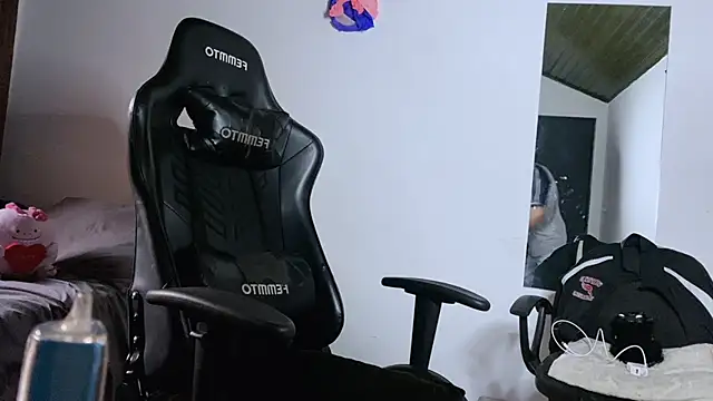 3v1l online show from November 2025 10:13:02 PM