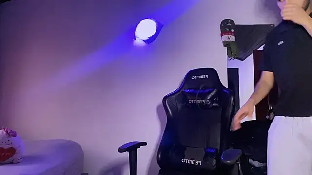 3v1l online show from December 2025 08:21:01 PM