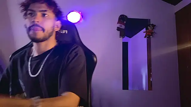 3v1l online show from November 2025 09:13:02 PM