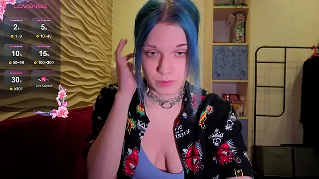 Snapshot of Marci_n chatting on November 2025 07:18:01 PM Marci n online show from November 2025 07:18:01 PM