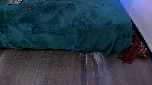 Lucerop  online show from March 2026 03:32:01 AM