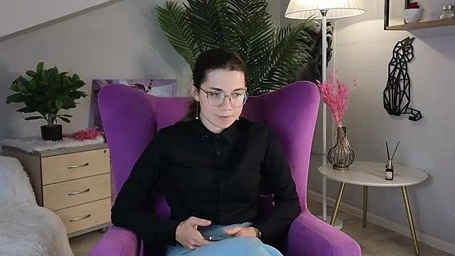 Snapshot of TalishaParadee chatting on October 2025 11:51:02 AM TalishaParadee online show from October 2025 11:51:02 AM