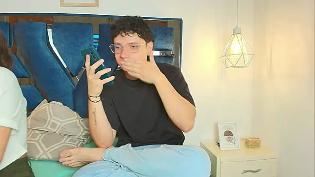 Zoe And Dylan  online show from February 2026 12:38:02 PM