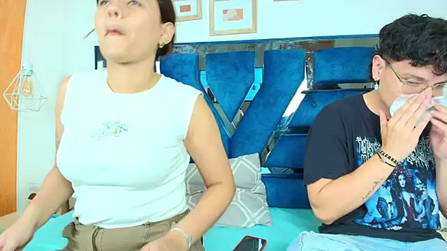 Zoe And Dylan  online show from December 2025 01:27:01 PM