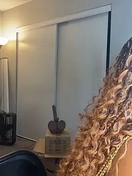 MadameMuse online show from April 2026 12:28:02 AM