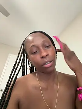Snapshot of MadameMuse chatting on May 2026 02:45:01 PM MadameMuse online show from May 2026 02:45:01 PM