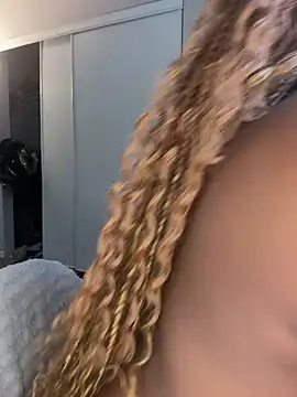 MadameMuse online show from April 2026 02:21:02 PM