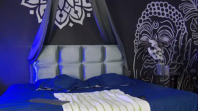 AlessioVitale online show from December 2025 12:10:01 PM