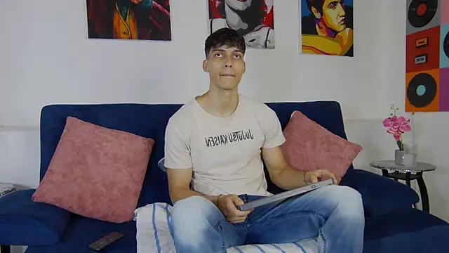 AlessioVitale online show from November 2025 12:17:02 PM