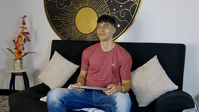 AlessioVitale online show from November 2025 01:04:02 PM