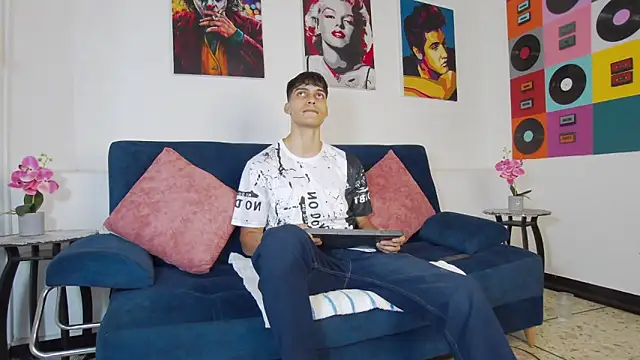 AlessioVitale online show from November 2025 12:19:02 PM