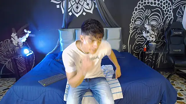 AlessioVitale online show from December 2025 11:58:01 AM