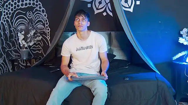 AlessioVitale online show from November 2025 12:53:01 PM