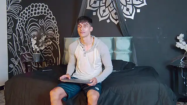 AlessioVitale online show from November 2025 12:42:02 PM